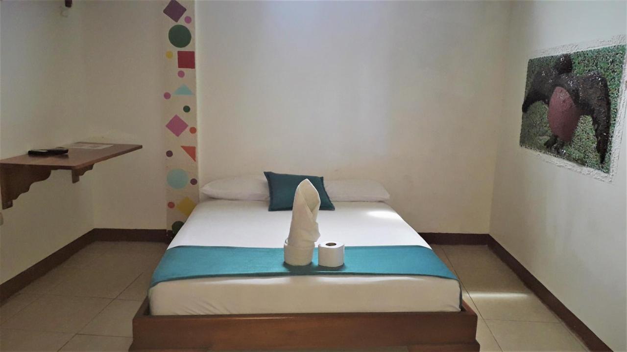 פורטו איורה Hostal El Pinzon מראה חיצוני תמונה